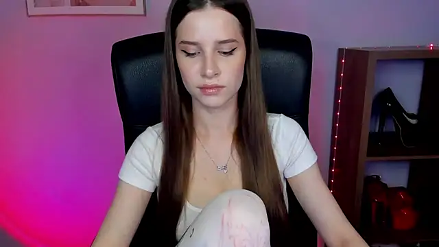 LuxMaya online show from May 20, 6:30 am