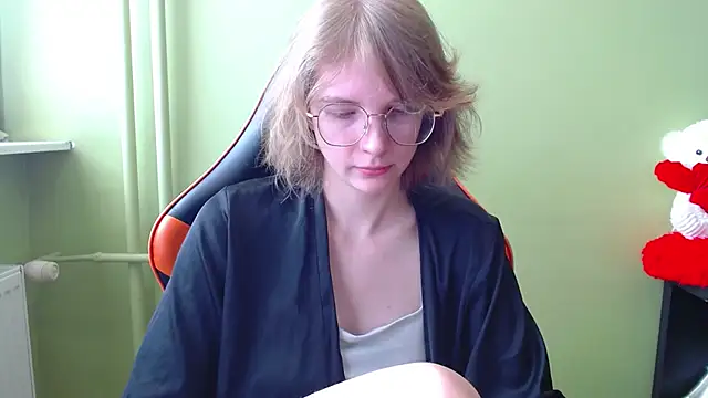 juicyPenny online show from April 29, 6:28 am