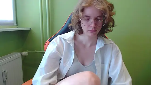 juicyPenny online show from May 5, 6:21 am