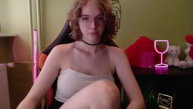 juicyPenny online show from May 26, 8:21 am