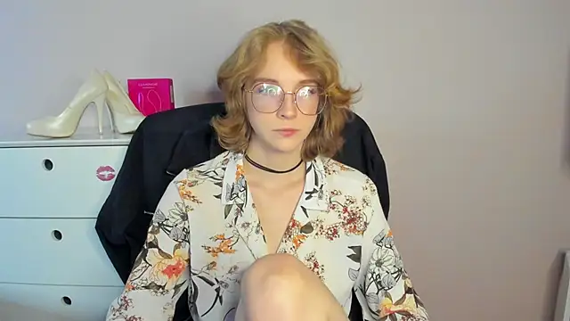 juicyPenny online show from May 29, 6:22 am