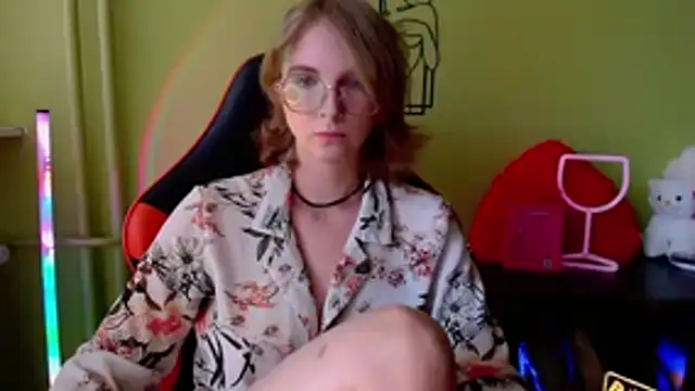 juicyPenny online show from June 8, 4:40 pm