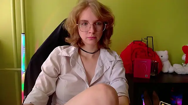 juicyPenny online show from June 17, 9:23 am