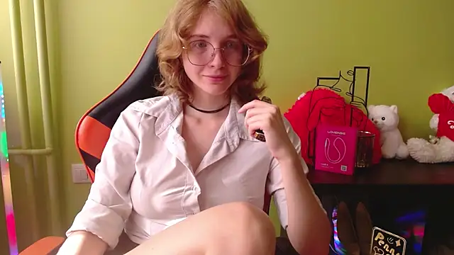juicyPenny online show from June 19, 6:07 am