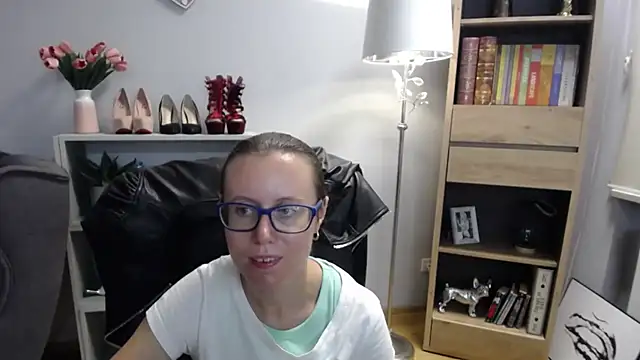 Snapshot of sweetxLizzy chatting on September 9, 4:45 am sweetxLizzy online show from September 9, 4:45 am