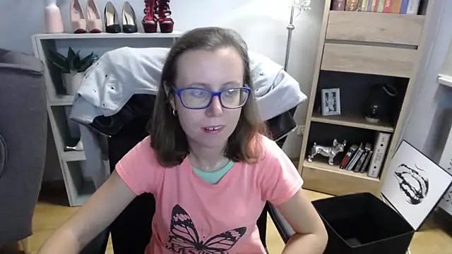 Snapshot of sweetxLizzy chatting on September 12, 4:23 am sweetxLizzy online show from September 12, 4:23 am