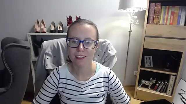 Snapshot of sweetxLizzy chatting on September 15, 4:23 am sweetxLizzy online show from September 15, 4:23 am
