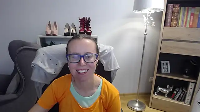 Snapshot of sweetxLizzy chatting on September 19, 4:36 am sweetxLizzy online show from September 19, 4:36 am