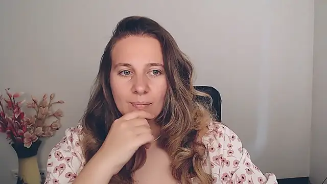 Darklure  online show from September 15, 1:44 pm