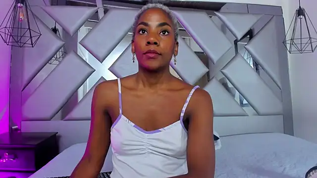 Lorenn Hill online show from October 25, 12:45 pm