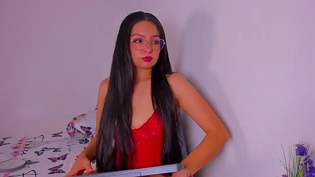 latingabby online show from April 28, 9:31 pm