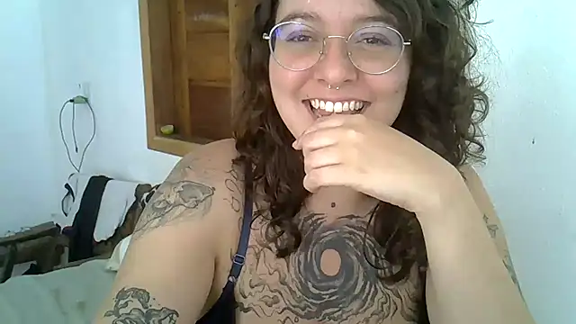 Blue Liz online show from November 15, 6:59 pm