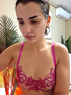 Snapshot of NaughtyChloe chatting on September 13, 5:18 am NaughtyChloe online show from September 13, 5:18 am