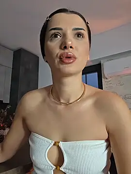 Snapshot of NaughtyChloe chatting on November 14, 5:06 am NaughtyChloe online show from November 14, 5:06 am