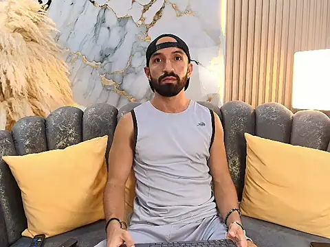 MaximusThorne online show from April 2, 3:42 pm