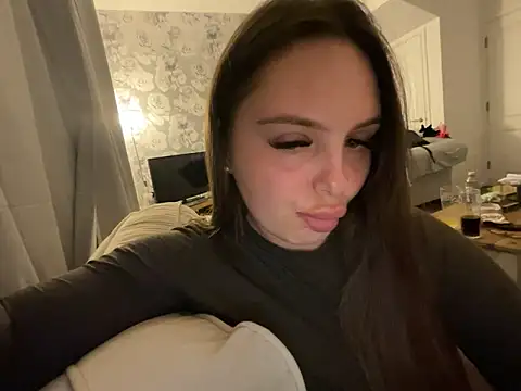 Snapshot of Teasing_teen chatting on September 18, 11:07 pm Teasing teen online show from September 18, 11:07 pm