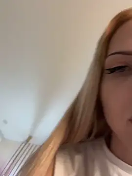 Snapshot of olivia_soft chatting on April 18, 1:26 pm olivia soft online show from April 18, 1:26 pm