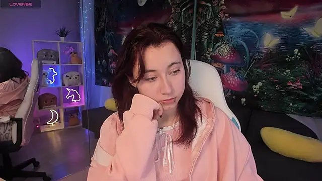 ClaraParks online show from October 25, 6:13 pm