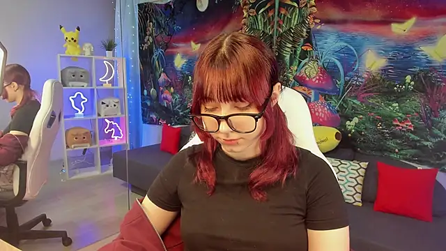 ClaraParks online show from November 8, 7:45 pm