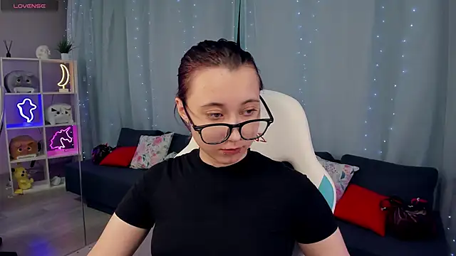 ClaraParks online show from December 1, 7:08 pm