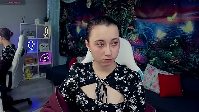 ClaraParks online show from December 2, 8:15 pm