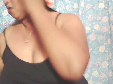 hotolivia34 online show from December 14, 12:10 pm