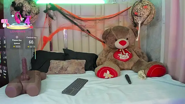 NikkyyRed online show from October 28, 2:04 am