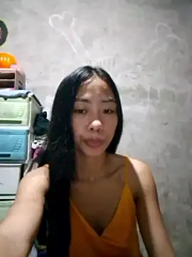 Snapshot of SweetMissPinay18 chatting on June 4, 3:51 pm SweetMissPinay18 online show from June 4, 3:51 pm
