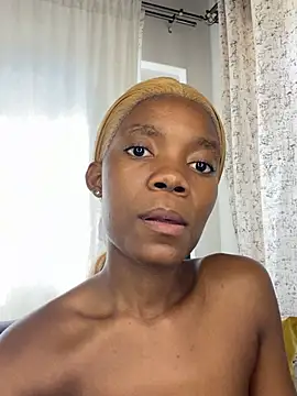 Snapshot of prettydollyy chatting on March 25, 7:58 am prettydollyy online show from March 25, 7:58 am