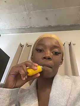 prettydollyy online show from July 27, 12:34 pm