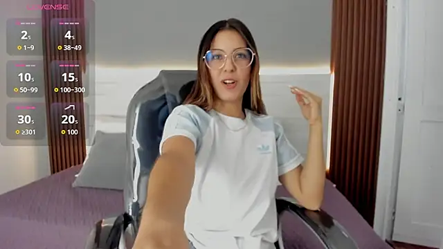 Emmy Meadows online show from September 22, 7:05 pm