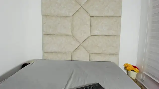 Rosse Evans 3 online show from September 22, 12:45 am