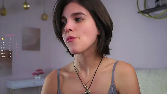 Snapshot of EleneButton chatting on November 9, 1:15 am EleneButton online show from November 9, 1:15 am