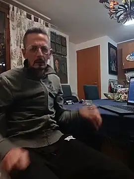 Snapshot of fabius720 chatting on November 15, 4:58 pm fabius720 online show from November 15, 4:58 pm