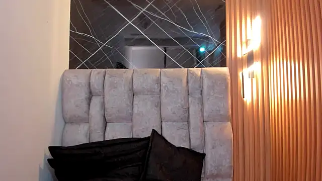 roxanne dl online show from September 25, 11:47 am