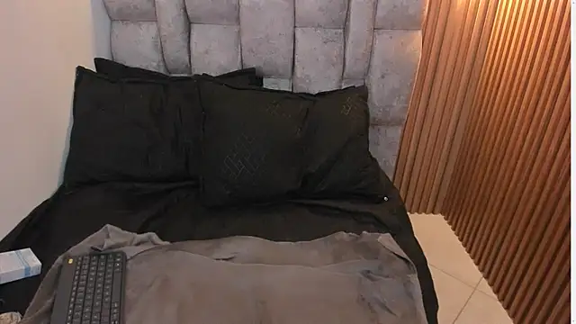 roxanne dl online show from September 27, 12:43 pm