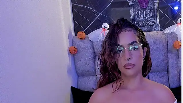 roxanne dl online show from October 14, 4:52 pm