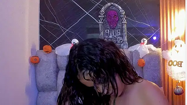 roxanne dl online show from October 24, 12:45 pm