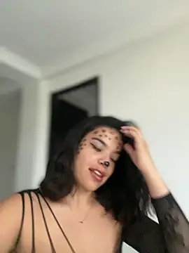 Snapshot of JuanitaMore01 chatting on October 15, 9:15 pm JuanitaMore01 online show from October 15, 9:15 pm