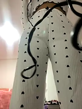 Snapshot of JuanitaMore01 chatting on October 31, 12:33 am JuanitaMore01 online show from October 31, 12:33 am