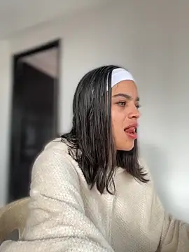 Snapshot of JuanitaMore01 chatting on November 2, 8:00 pm JuanitaMore01 online show from November 2, 8:00 pm