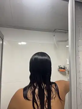 Snapshot of JuanitaMore01 chatting on April 1, 9:34 pm JuanitaMore01 online show from April 1, 9:34 pm
