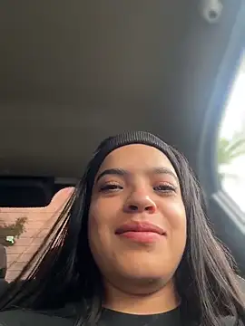 Snapshot of JuanitaMore01 chatting on May 20, 8:37 pm JuanitaMore01 online show from May 20, 8:37 pm