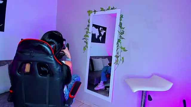 ZoeValencia1 online show from March 9, 12:42 pm