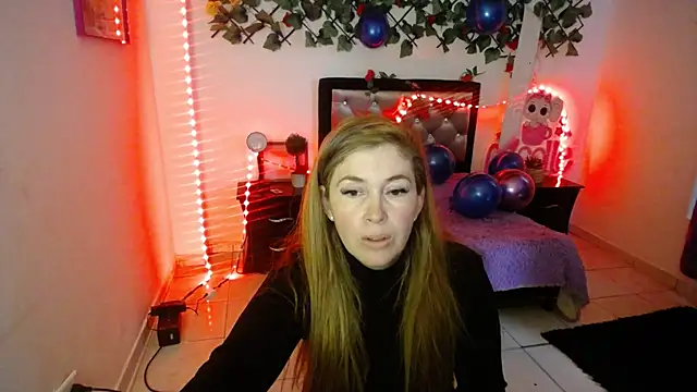 laura evans1998 online show from September 12, 3:12 pm