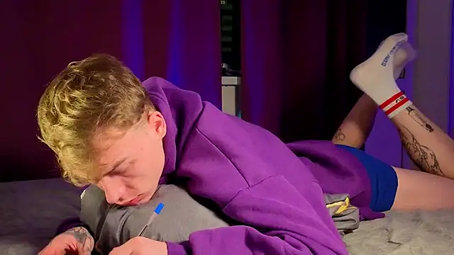 callmealexthx online show from December 15, 5:39 pm