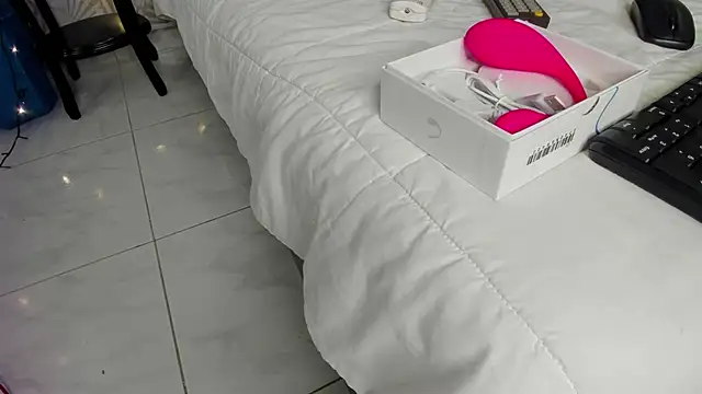 DarkHoneyy online show from September 25, 12:47 am