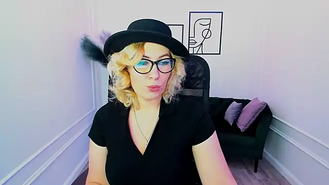 CamilaFatem online show from September 12, 1:00 pm