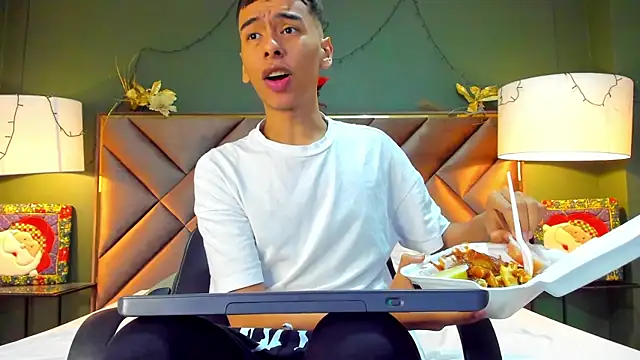 Aiden Royce online show from December 23, 5:05 am