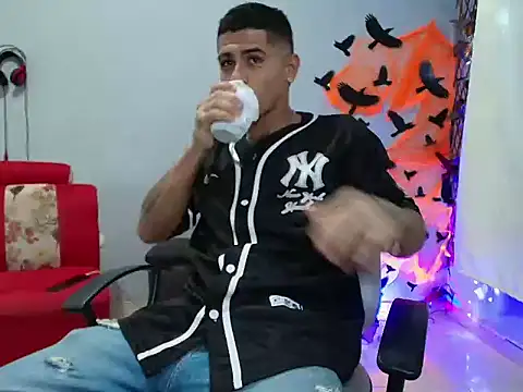 sweet Brunettes01 online show from October 24, 9:55 pm